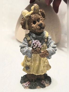 Boyds Bears & Friends: "Some things...stored in the heart..."